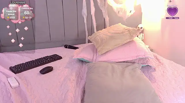 LOU_22_ live cam on StripChat