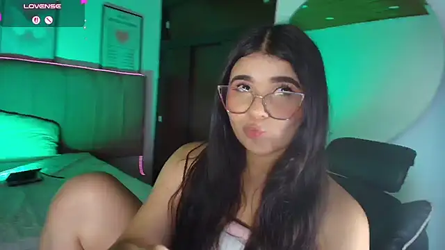 Tifanny_grey live cam on StripChat