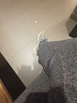 coraline__dk2 (Ask my age) - Naked dressing room girls, open door 🚪