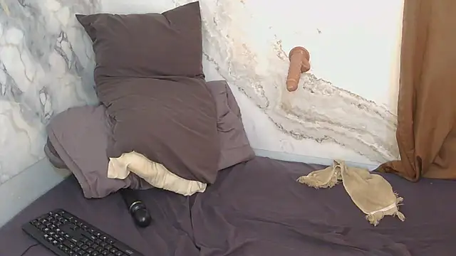 hornyblackslut (F teen) - domi in pussy