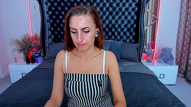 Rebecca_Diamond