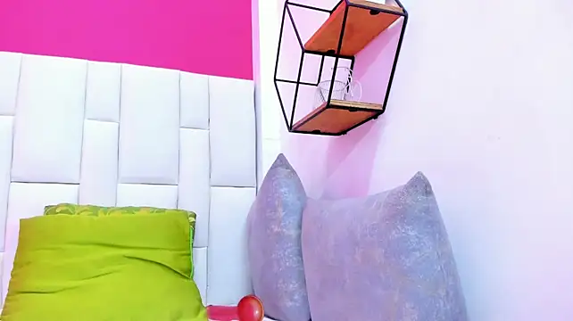 Katecurvy_hot69