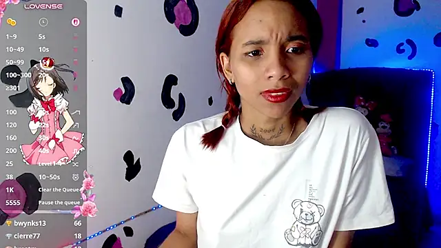 ivory_aiko live cam on StripChat