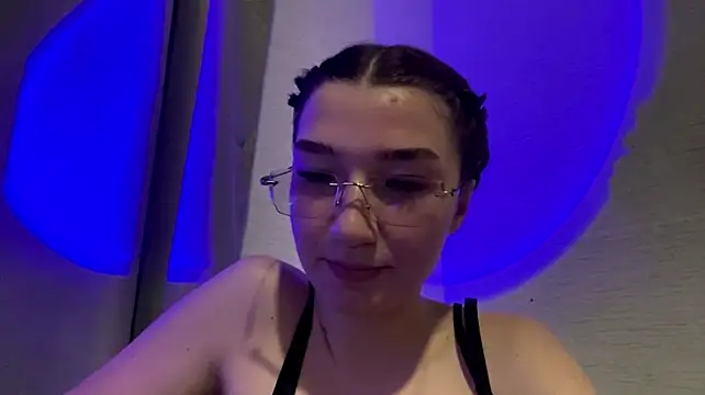 ManyMaron live cam on StripChat