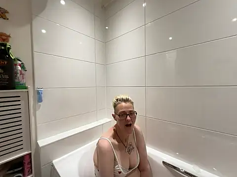 Curvy-Jinx live cam preview
