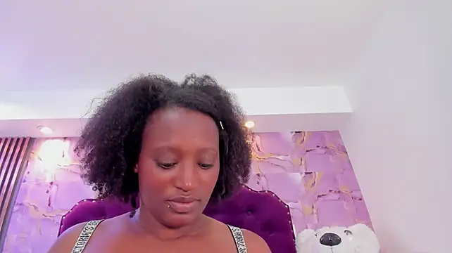 naomy_makani