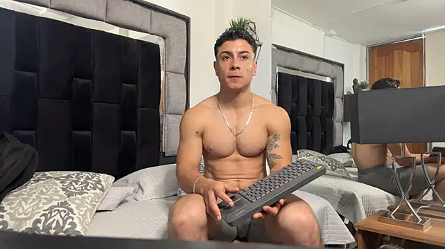 MR_MUSCLE, live now
