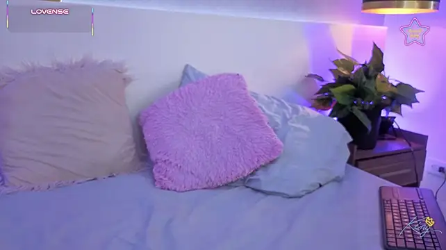 Sweet_kitty1 live cam on StripChat