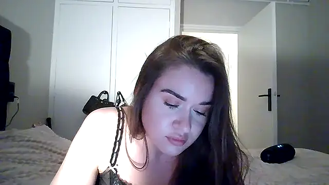 avajade live cam on StripChat