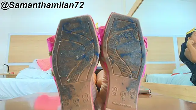 SamanthaMilann live cam on StripChat