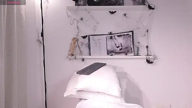 sweettener_ (T teen) - 🎯Get oil and dance sexy