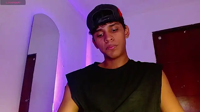 tommy_joyer_ live cam on StripChat