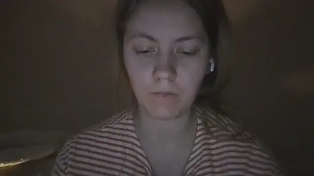 LarissaTewes live cam on StripChat