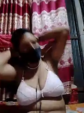 ripa- (F mature) - Boobs show