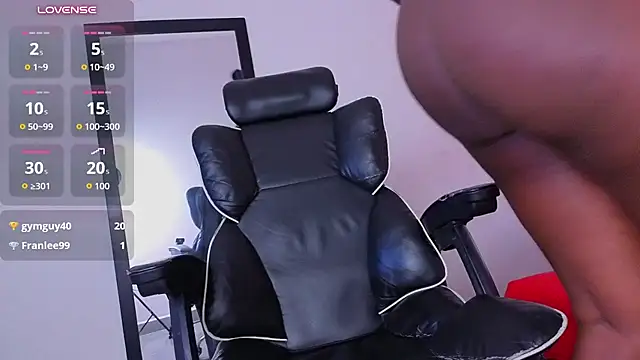 mackemziee live cam on StripChat