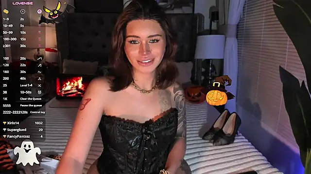 ParisianDoll live cam preview