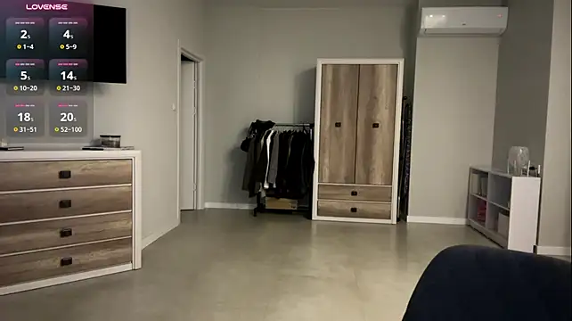 A_Milly live cam on StripChat