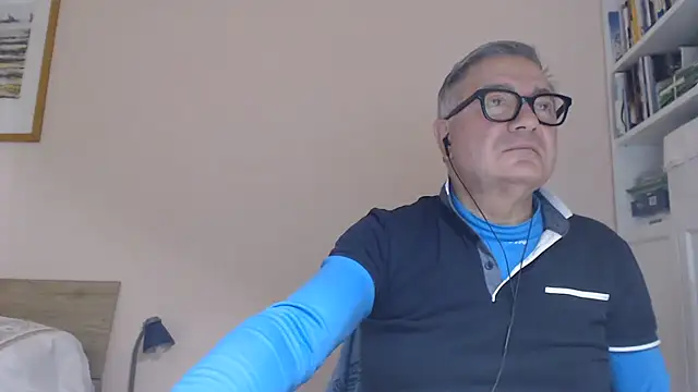 YOU6me live cam on StripChat