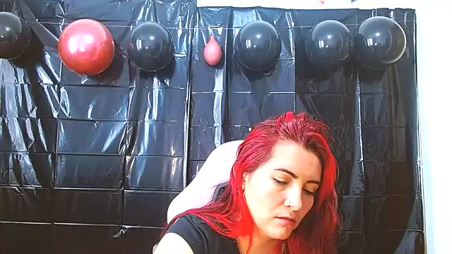 ivy_moons live cam preview