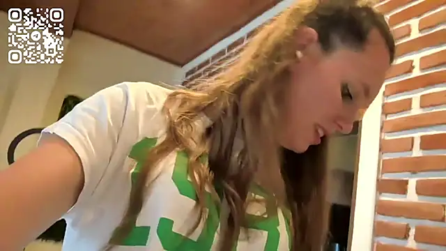 JacklynSwisshelm live cam on StripChat