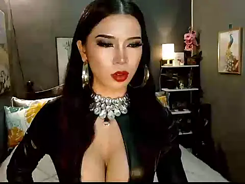 Model: TsgangbangQueens