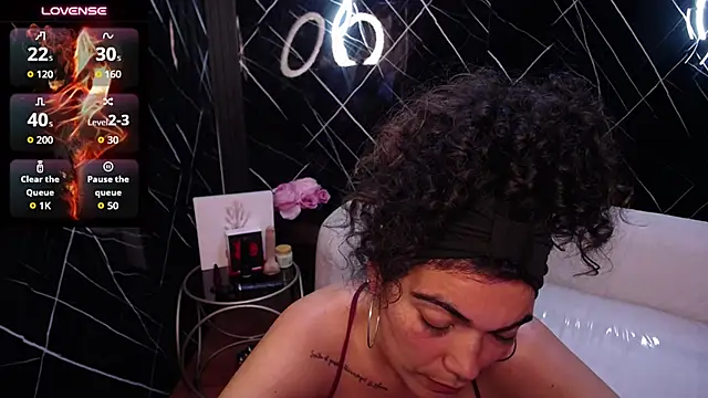 Miistik_ live cam on StripChat