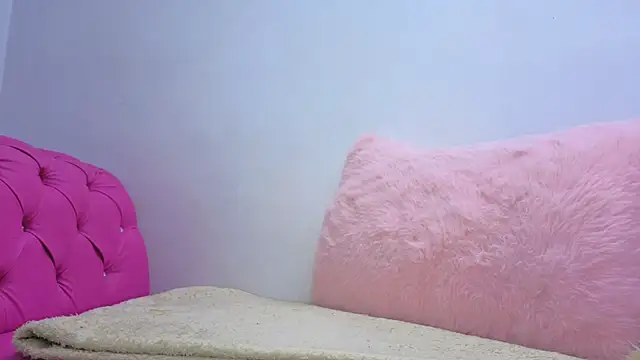 Kaely_Messy live cam on StripChat