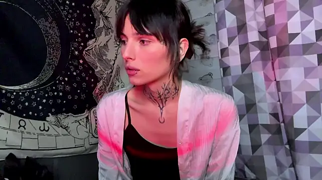 sweetfemboyy's live room