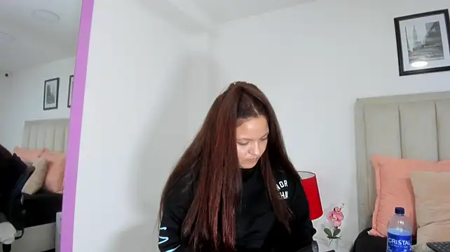 CherryScarlet_ live cam on StripChat