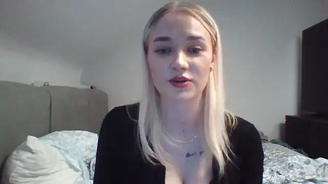 RoseSexyBlonde