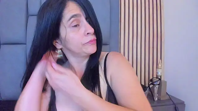 candela_collinss live cam on StripChat