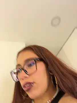 Alice-fiire live cam on StripChat
