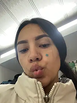Marianahb-e live cam on StripChat