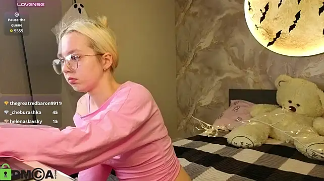 mollyy_snow live cam on StripChat