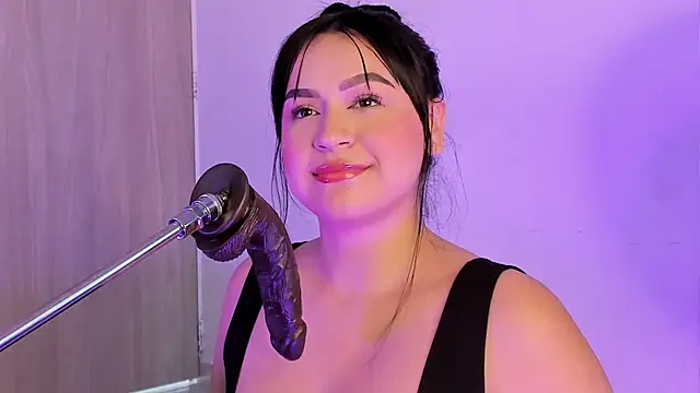 Auri_sweet live cam on StripChat