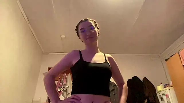 ManyMaron live cam on StripChat