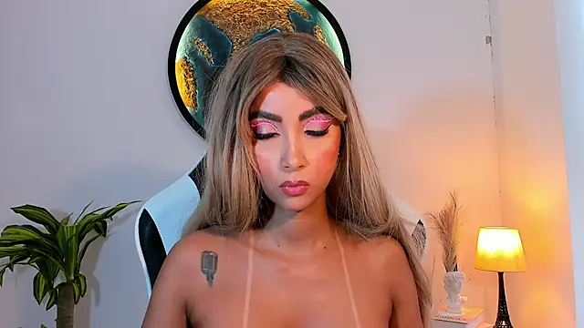 Megannwilliams live cam on StripChat
