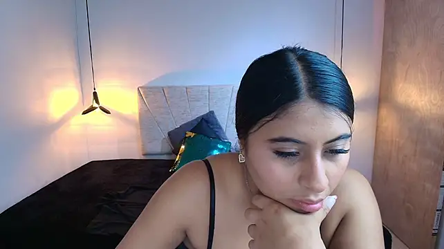 Mia___Rousse__ live cam on StripChat