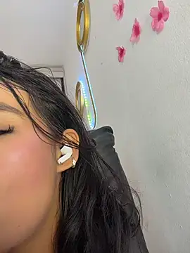 Annacherry_77 live cam on StripChat