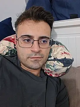 HugeTurkishCock live cam on StripChat