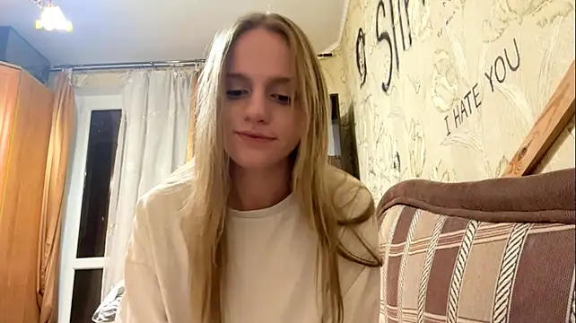 DollieMuhn live cam on StripChat