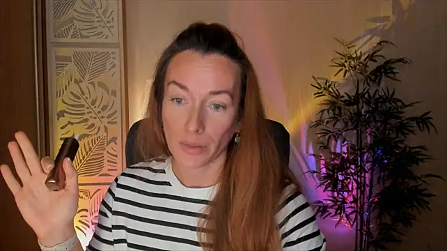 rebeccamartinez's live room
