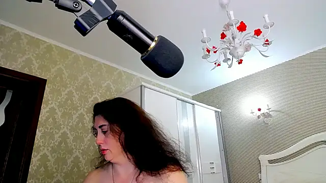 Evelyn_Shy
