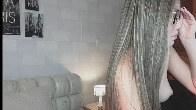 Alanna-Rosse live cam on StripChat