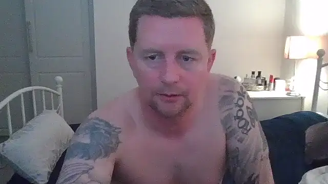 Crusher19830 live cam preview
