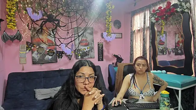 lesbiancuple