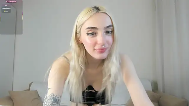 succubantra live cam on StripChat