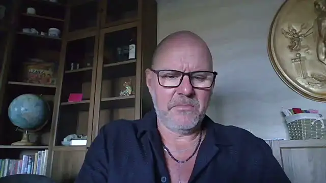 JohnDutchDaddy live cam