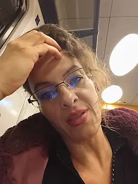 RebeccaNoble live cam on StripChat