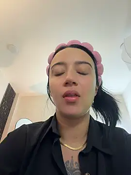 EmmyEvans1 live cam on StripChat